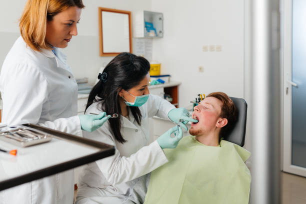 Best Emergency Dentist for Knocked-Out Tooth in Flower Hill, NY
